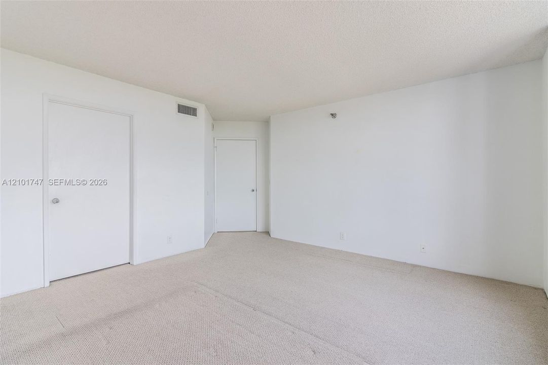 En Venta: $365,000 (2 camas, 2 baños, 1361 Pies cuadrados)