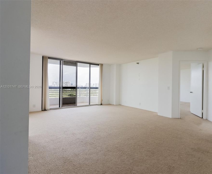 En Venta: $365,000 (2 camas, 2 baños, 1361 Pies cuadrados)