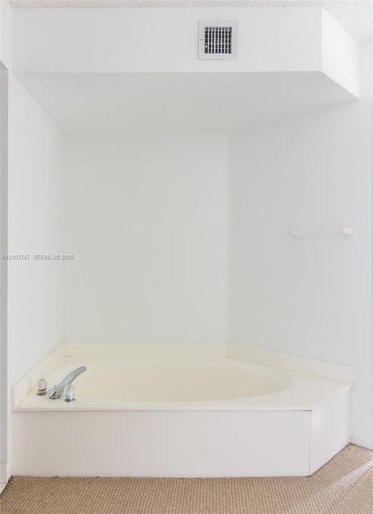 En Venta: $365,000 (2 camas, 2 baños, 1361 Pies cuadrados)