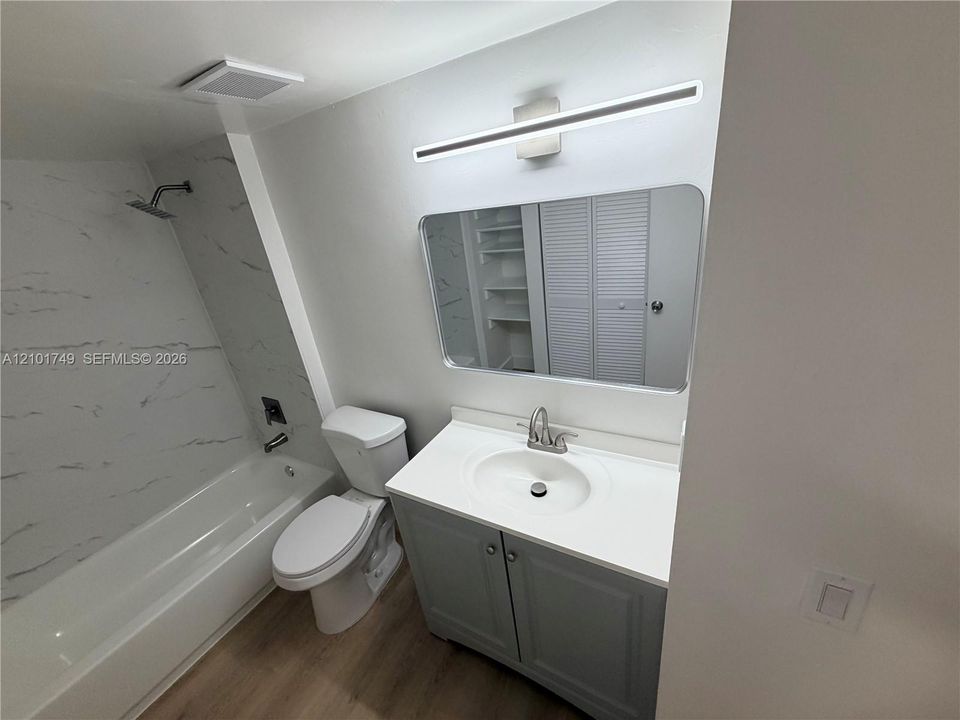 En Venta: $250,000 (2 camas, 2 baños, 1074 Pies cuadrados)