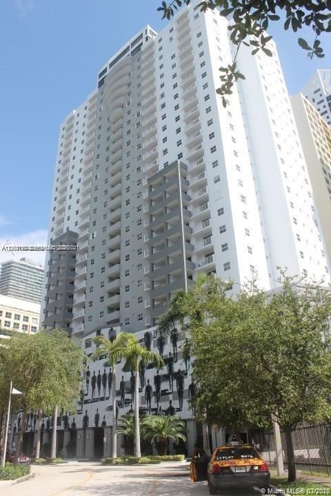 En Renta: $3,300 (2 camas, 2 baños, 930 Pies cuadrados)