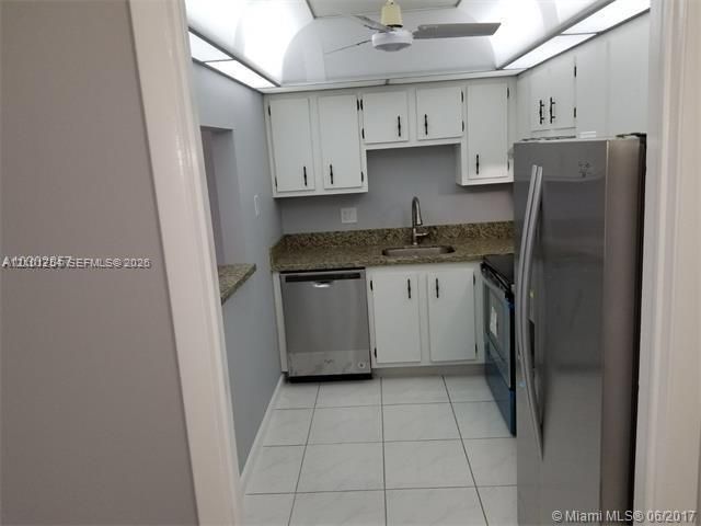 For Sale: $110,000 (1 beds, 1 baths, 783 Square Feet)