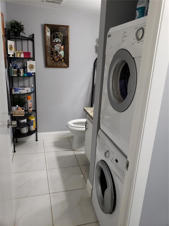 For Sale: $110,000 (1 beds, 1 baths, 783 Square Feet)