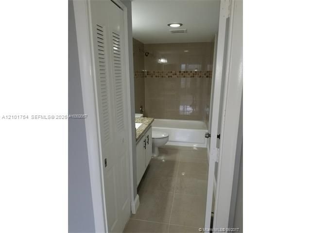 For Sale: $110,000 (1 beds, 1 baths, 783 Square Feet)