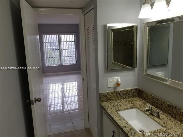 For Sale: $110,000 (1 beds, 1 baths, 783 Square Feet)