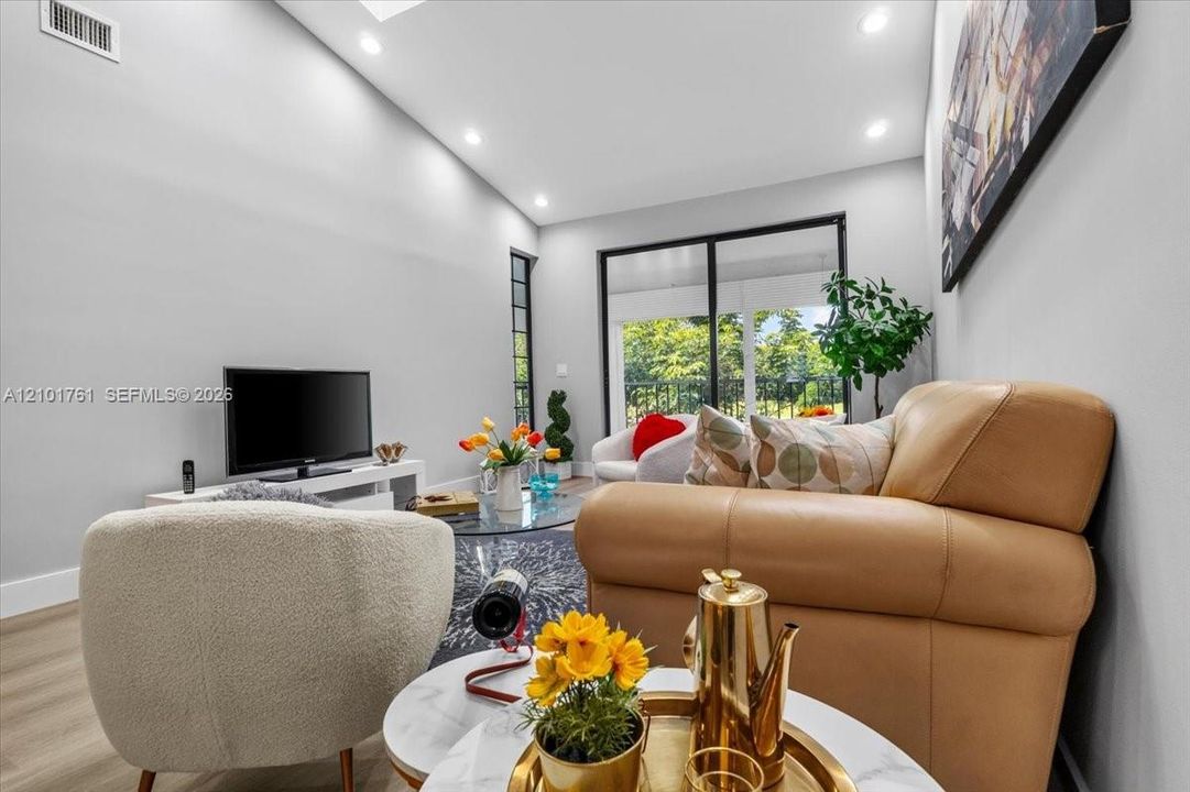 En Venta: $544,900 (3 camas, 2 baños, 1572 Pies cuadrados)