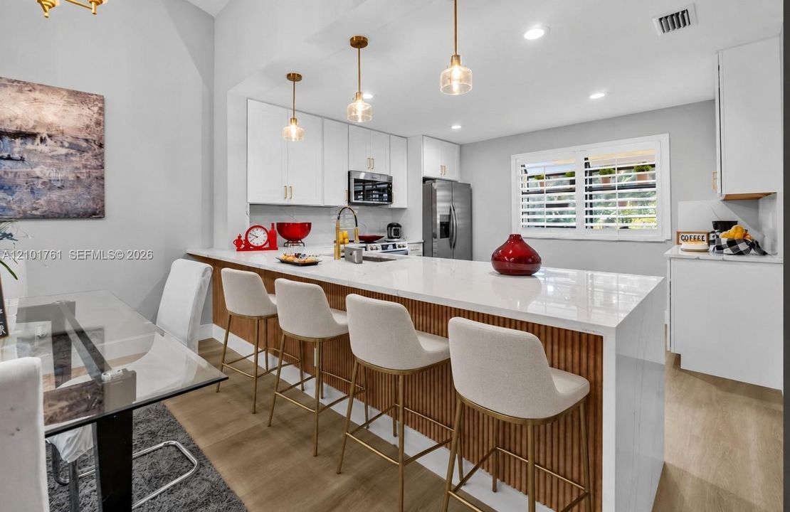 En Venta: $544,900 (3 camas, 2 baños, 1572 Pies cuadrados)