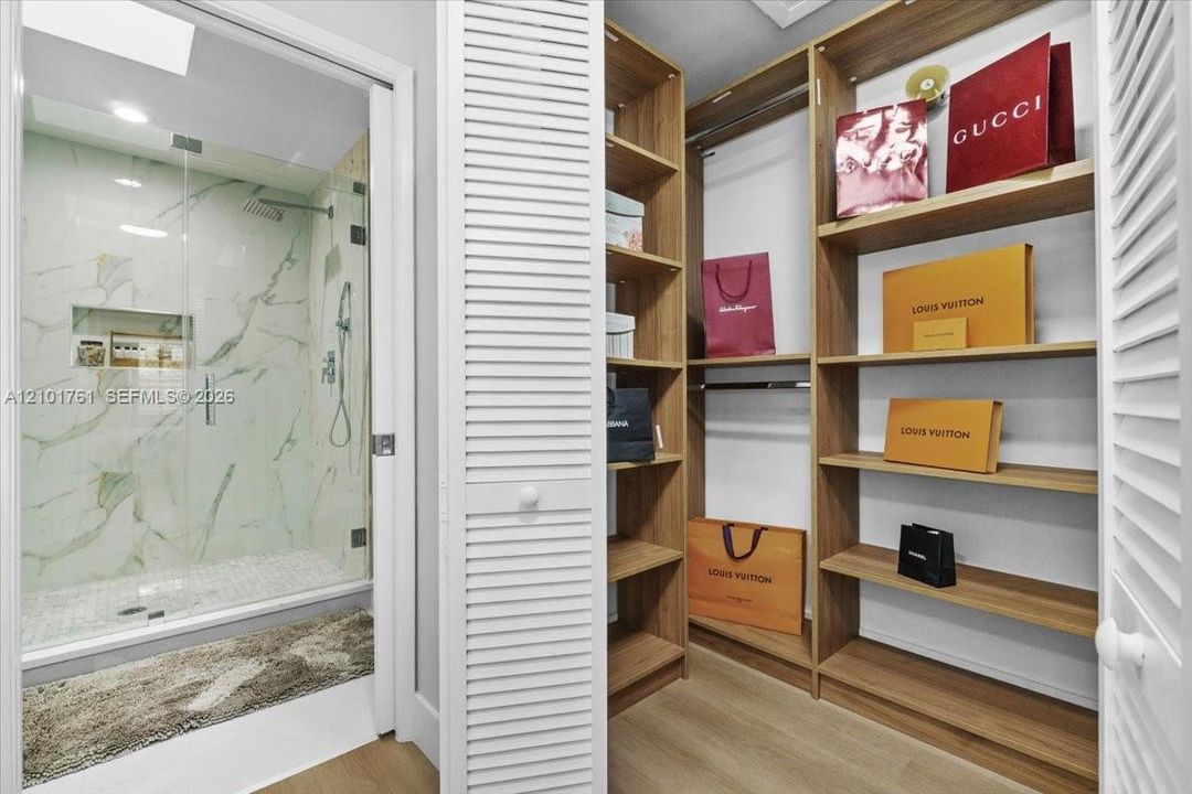 En Venta: $544,900 (3 camas, 2 baños, 1572 Pies cuadrados)