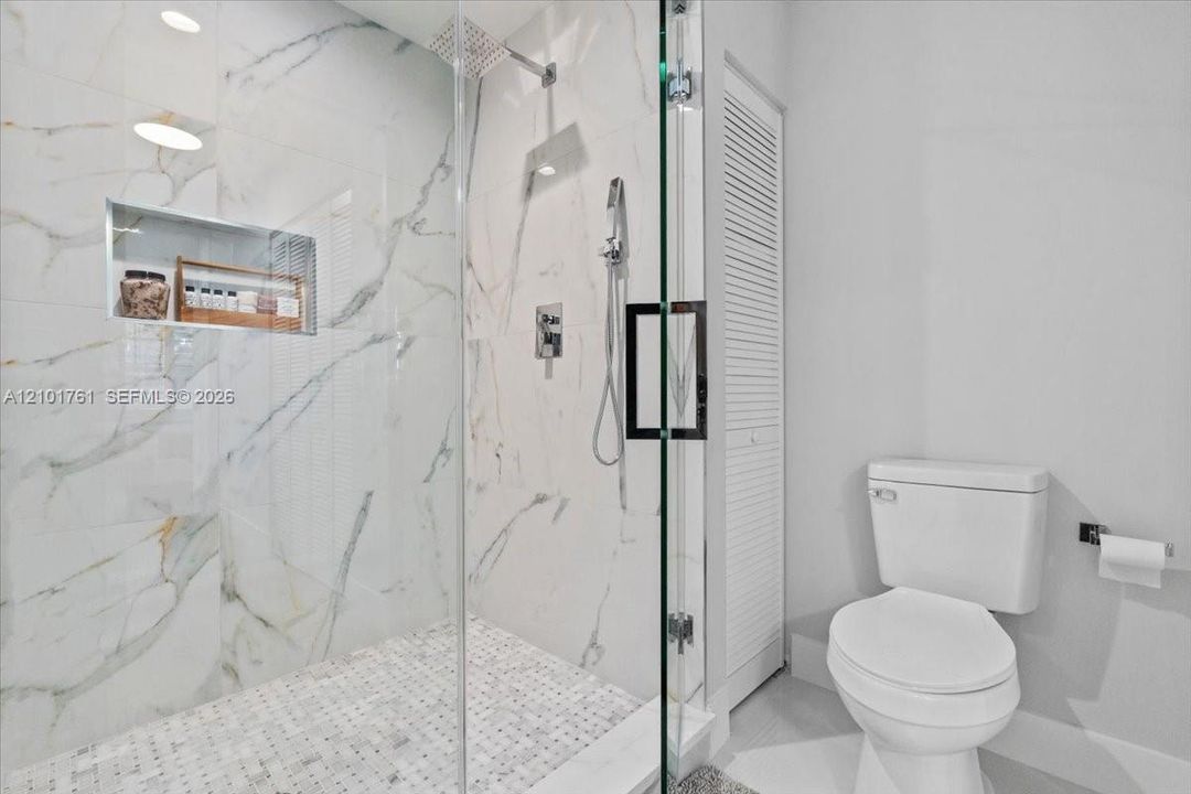 En Venta: $544,900 (3 camas, 2 baños, 1572 Pies cuadrados)