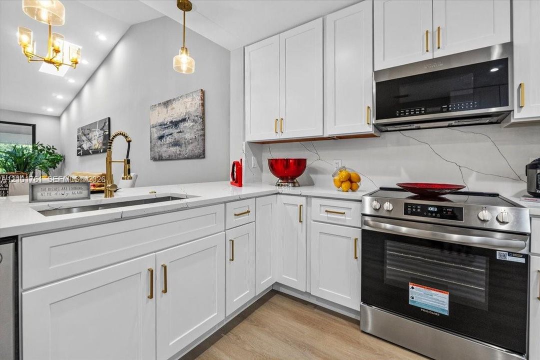 En Venta: $544,900 (3 camas, 2 baños, 1572 Pies cuadrados)