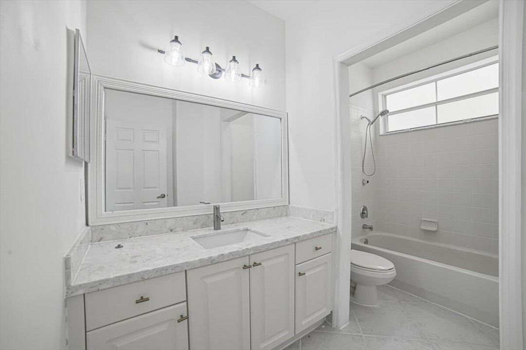 14-Bathroom2