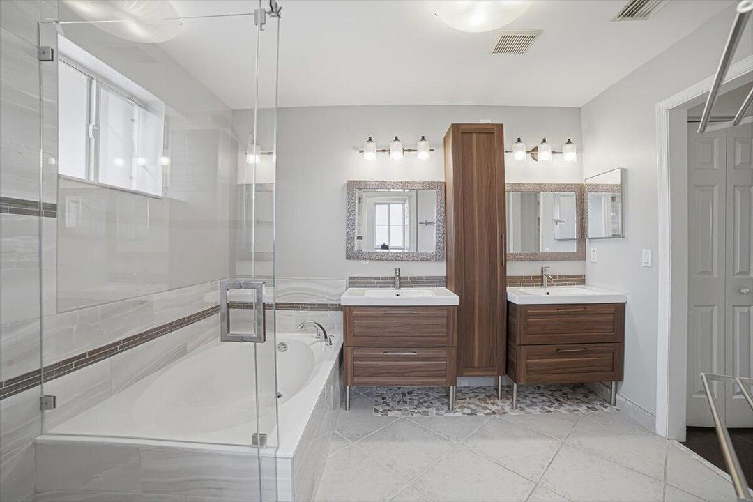 23-Bedroom3-Bathroom-B