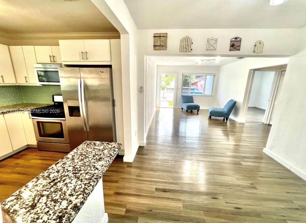 В аренду: $3,100 (2 спален, 1 ванн, 1475 Квадратных фут)