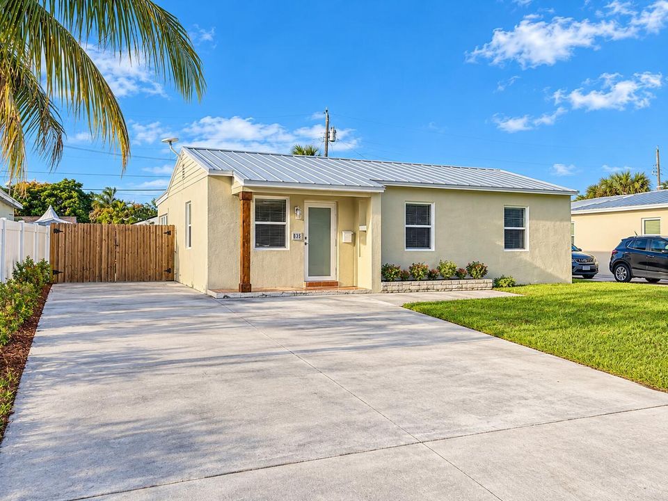Sunny Suburban Florida Home