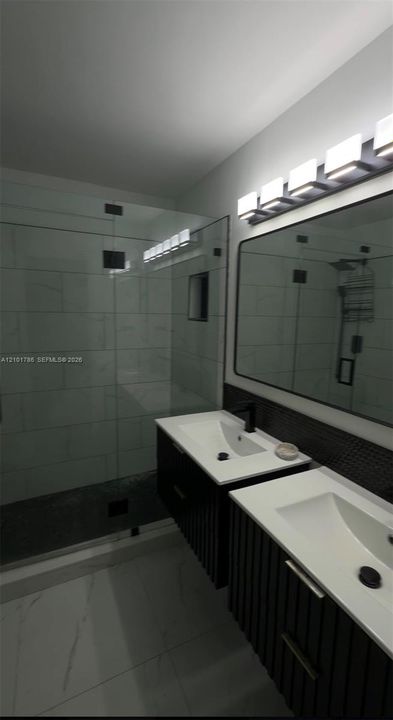 En Renta: $4,300 (4 camas, 2 baños, 2020 Pies cuadrados)
