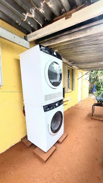 En Renta: $1,900 (2 camas, 1 baños, 1998 Pies cuadrados)