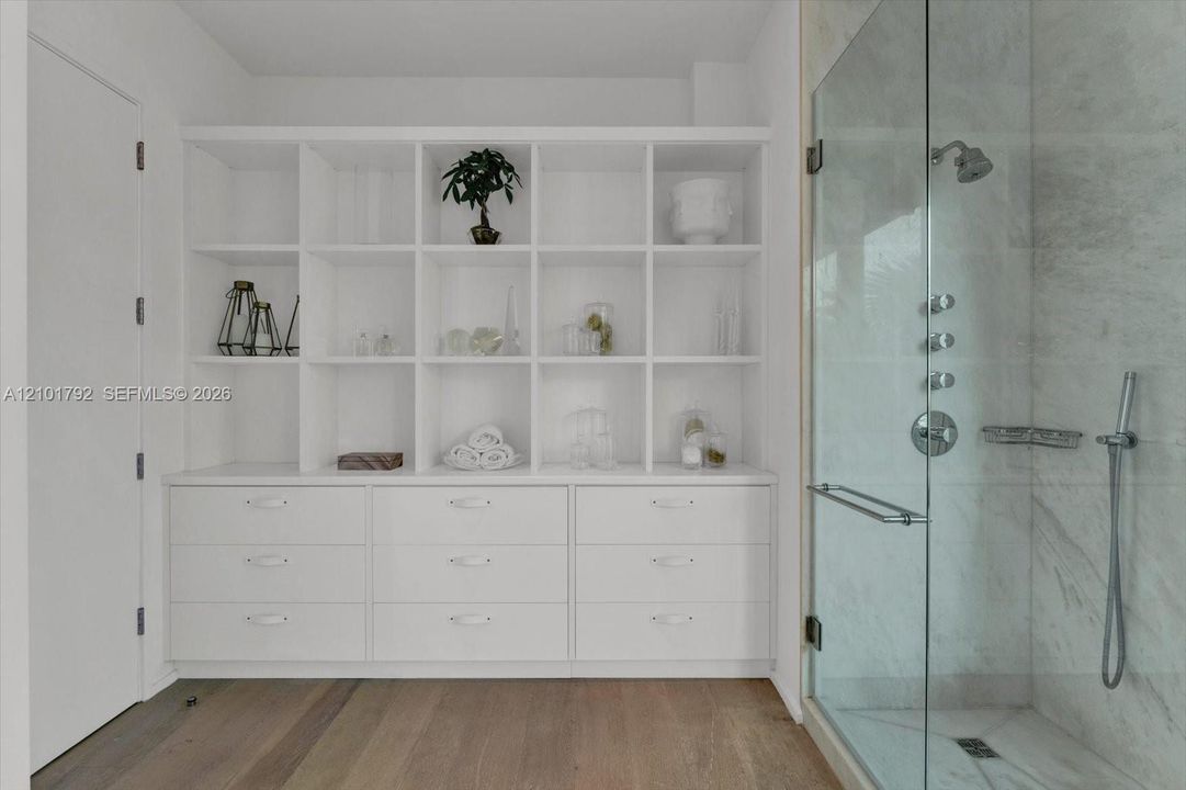 В аренду: $45,000 (4 спален, 4 ванн, 3612 Квадратных фут)