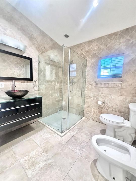 В аренду: $1,300 (0 спален, 1 ванн, 150 Квадратных фут)