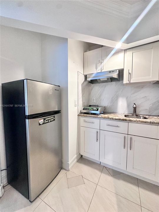 В аренду: $1,300 (0 спален, 1 ванн, 150 Квадратных фут)