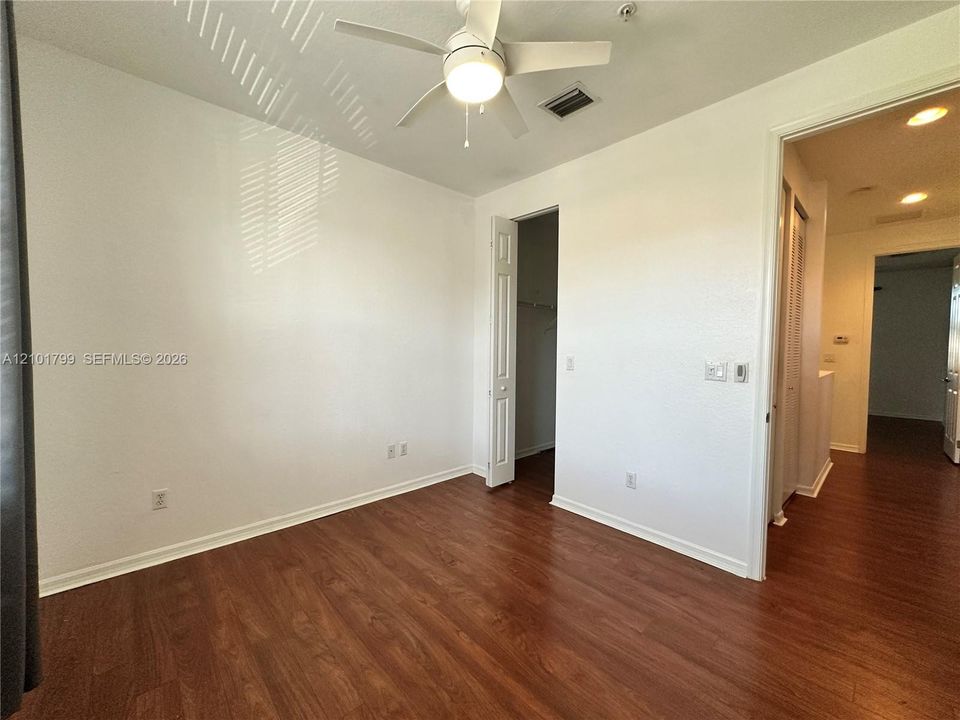 В аренду: $3,200 (3 спален, 2 ванн, 1536 Квадратных фут)