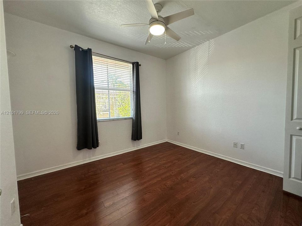 В аренду: $3,200 (3 спален, 2 ванн, 1536 Квадратных фут)
