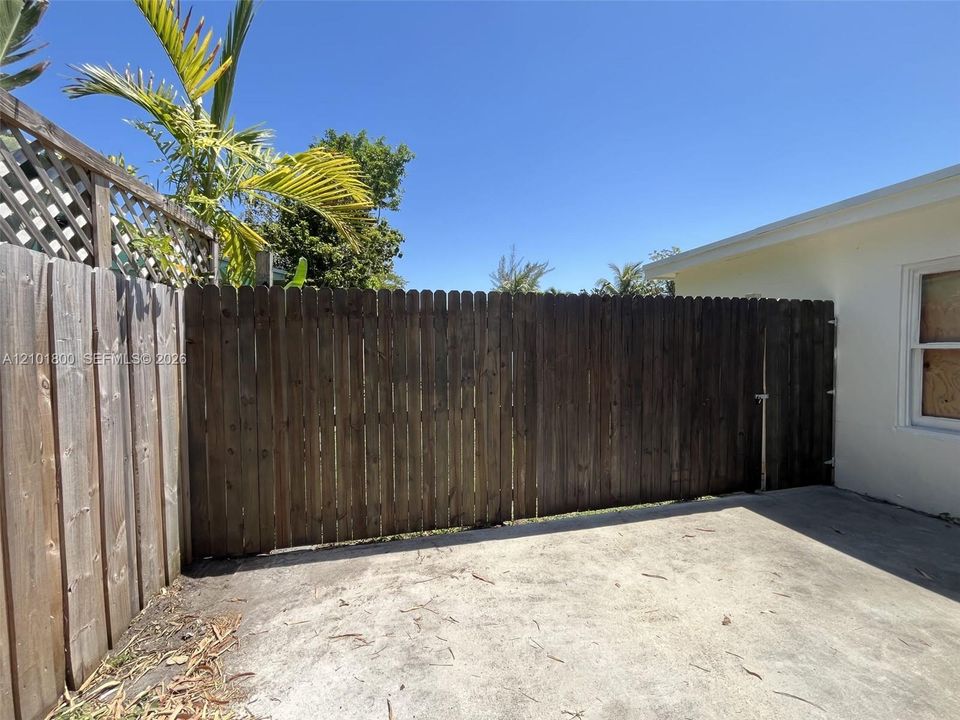For Rent: $1,770 (1 beds, 1 baths, 1174 Square Feet)