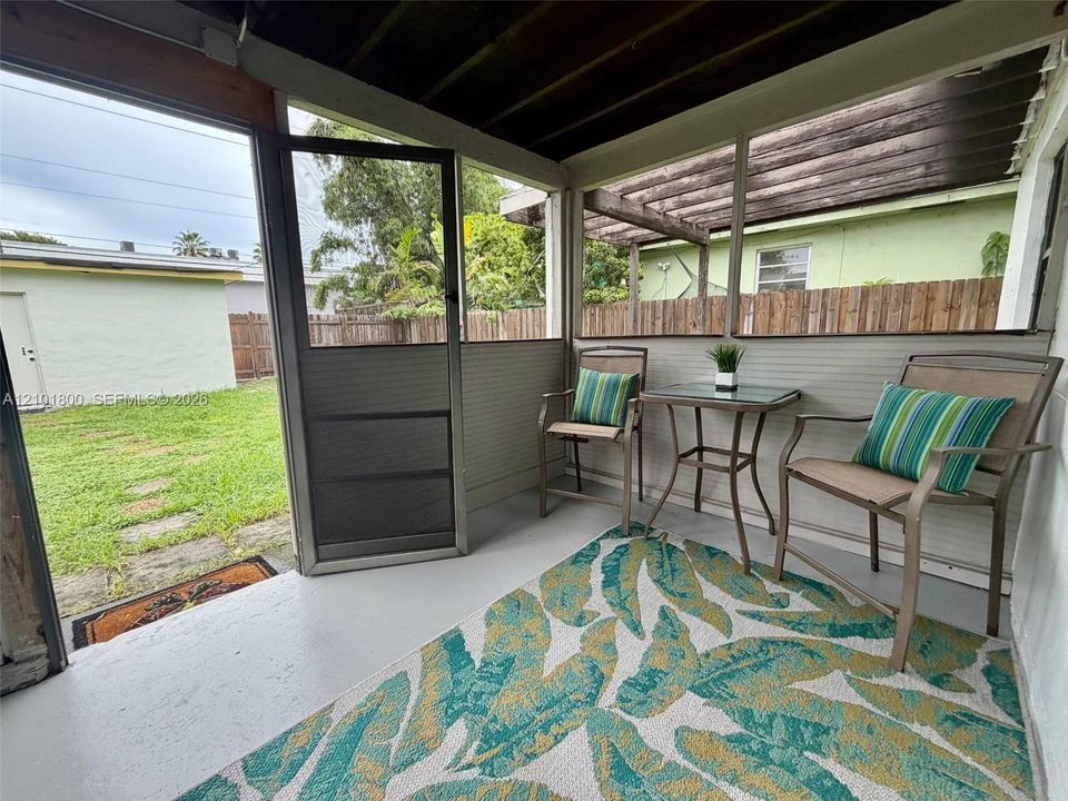 For Rent: $1,770 (1 beds, 1 baths, 1174 Square Feet)