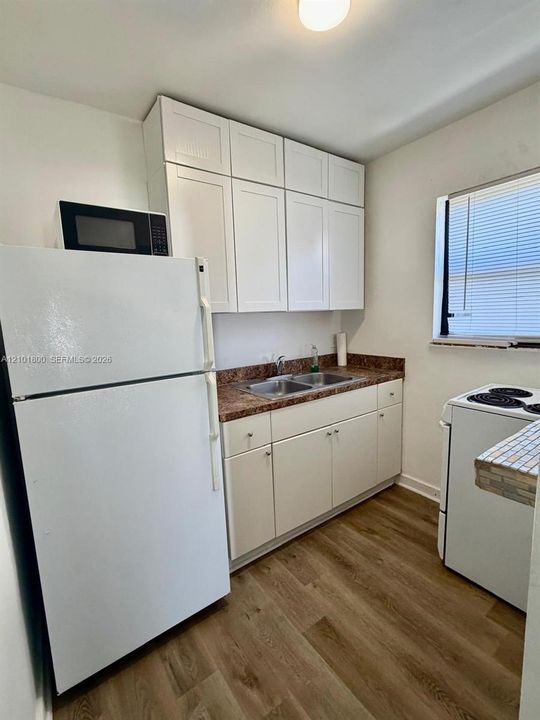 For Rent: $1,770 (1 beds, 1 baths, 1174 Square Feet)
