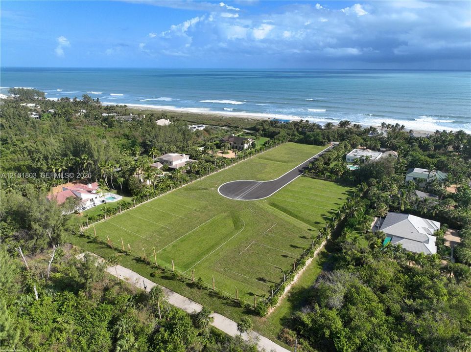 На продажу: $2,900,000 (0.60 acres)