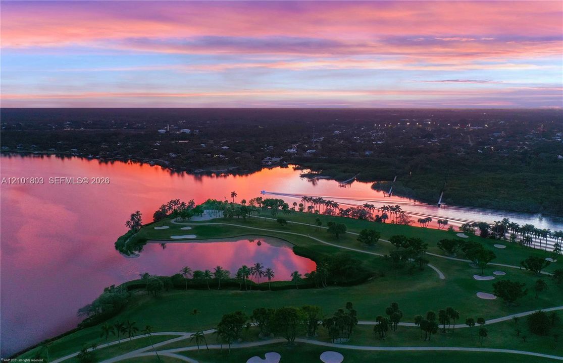 На продажу: $2,900,000 (0.60 acres)