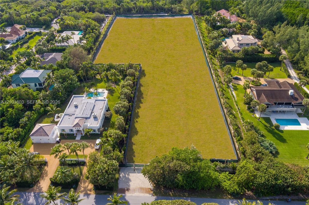 На продажу: $2,900,000 (0.60 acres)