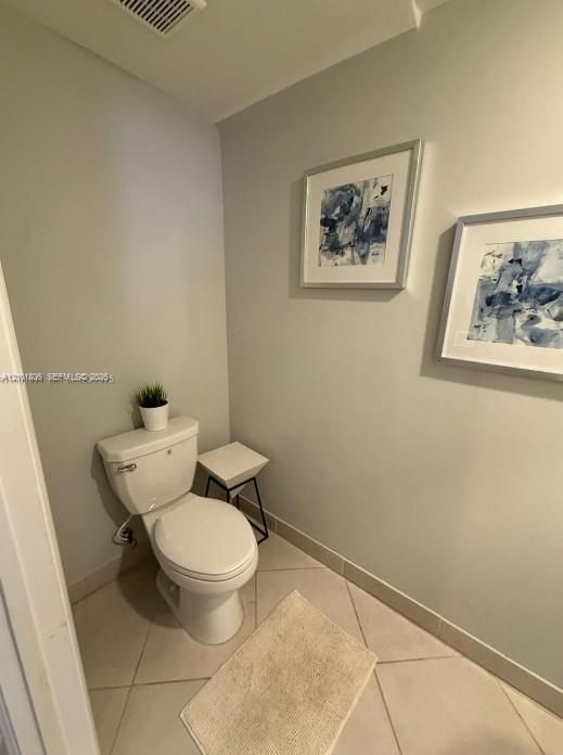 En Venta: $735,000 (4 camas, 2 baños, 1990 Pies cuadrados)