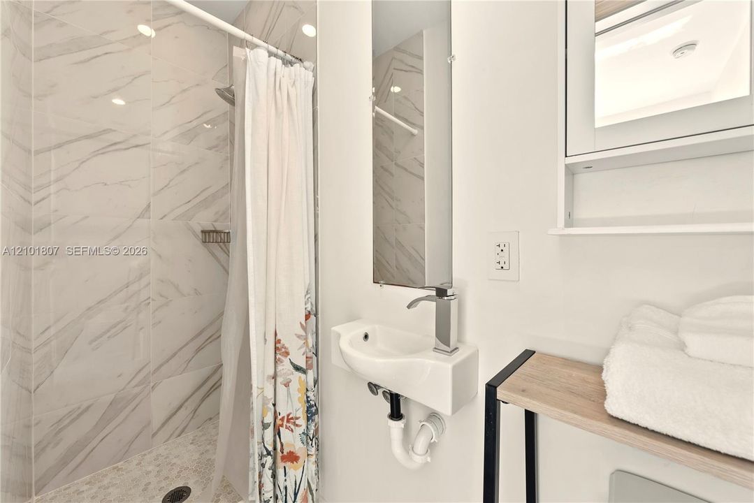 Maid's Bath