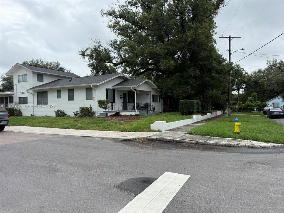 For Sale: $599,000 (6 beds, 3 baths, 1785 Square Feet)