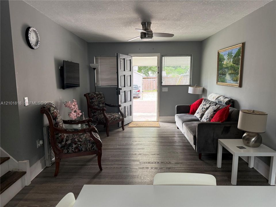 For Sale: $599,000 (6 beds, 3 baths, 1785 Square Feet)