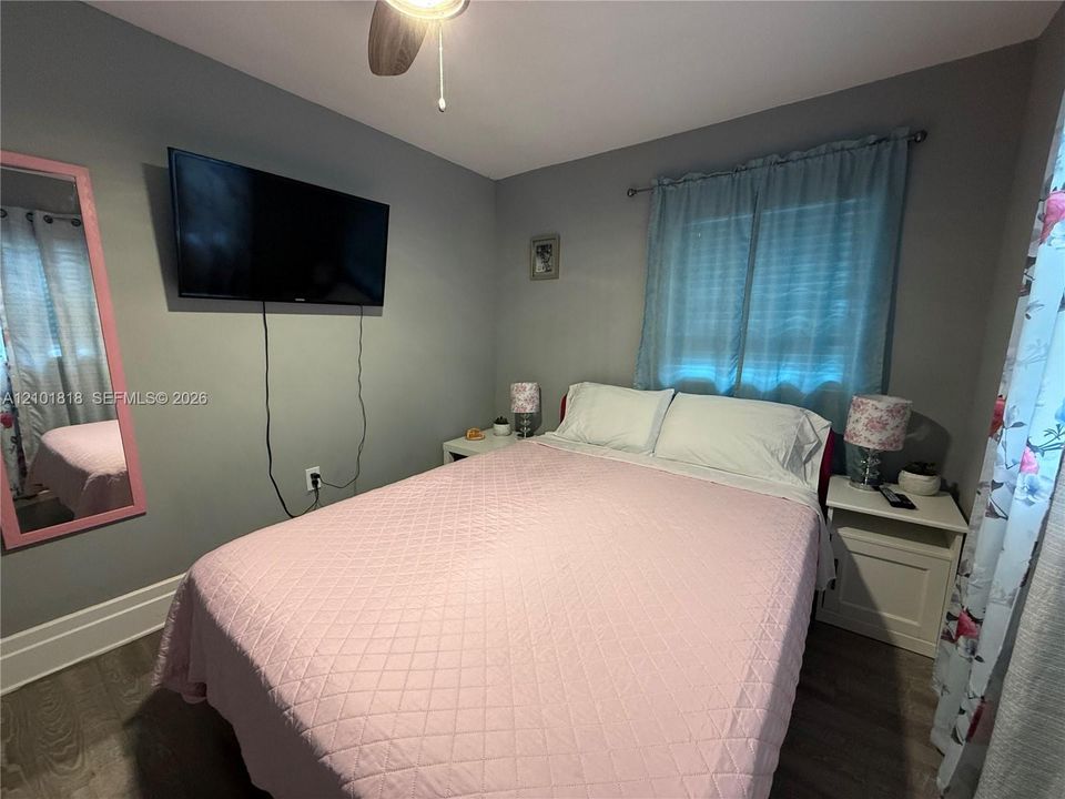 For Sale: $599,000 (6 beds, 3 baths, 1785 Square Feet)