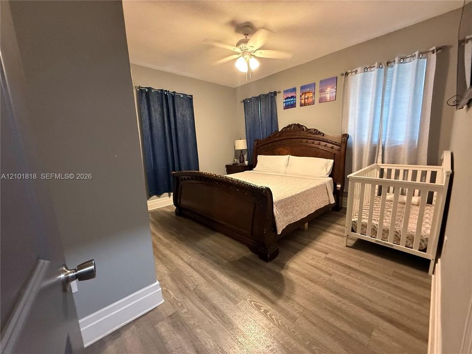 For Sale: $599,000 (6 beds, 3 baths, 1785 Square Feet)