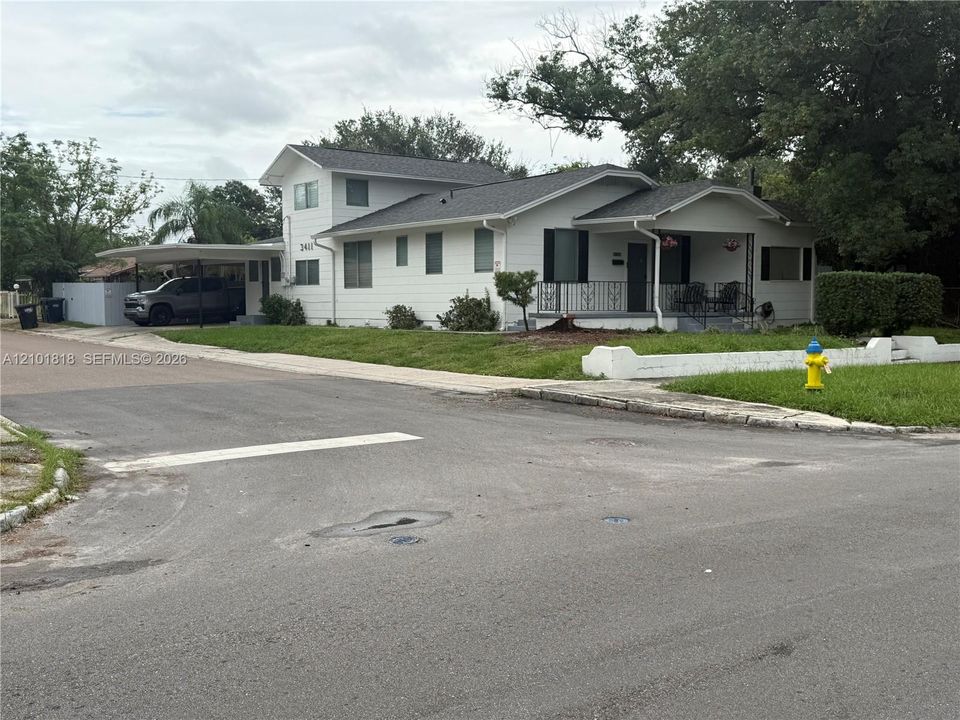 For Sale: $599,000 (6 beds, 3 baths, 1785 Square Feet)