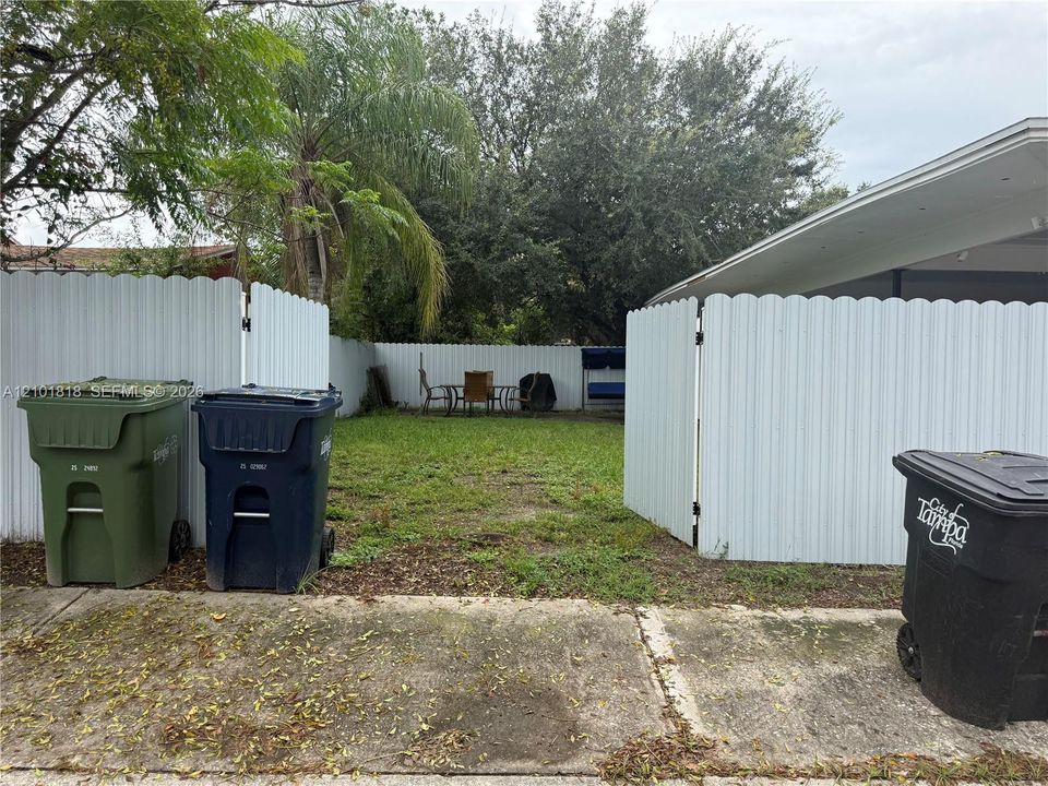 For Sale: $599,000 (6 beds, 3 baths, 1785 Square Feet)
