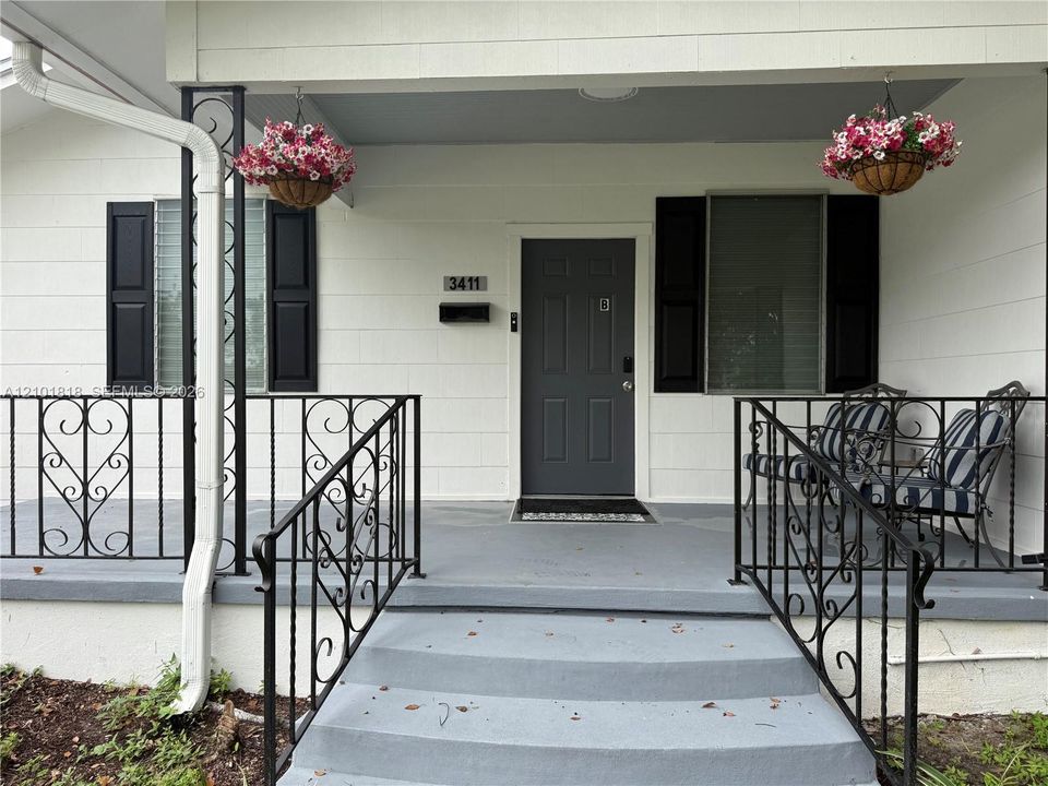 For Sale: $599,000 (6 beds, 3 baths, 1785 Square Feet)