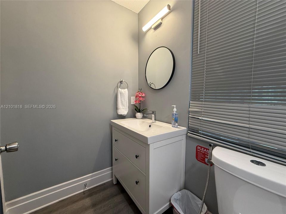 For Sale: $599,000 (6 beds, 3 baths, 1785 Square Feet)