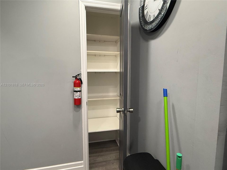 For Sale: $599,000 (6 beds, 3 baths, 1785 Square Feet)