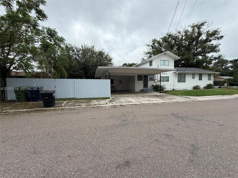 For Sale: $599,000 (6 beds, 3 baths, 1785 Square Feet)