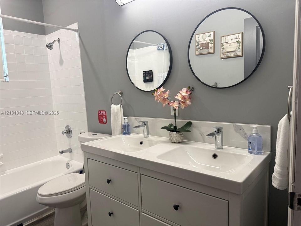 For Sale: $599,000 (6 beds, 3 baths, 1785 Square Feet)