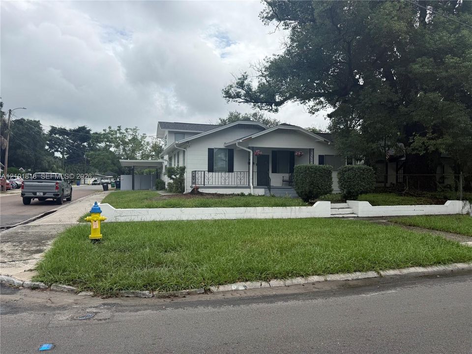 For Sale: $599,000 (6 beds, 3 baths, 1785 Square Feet)