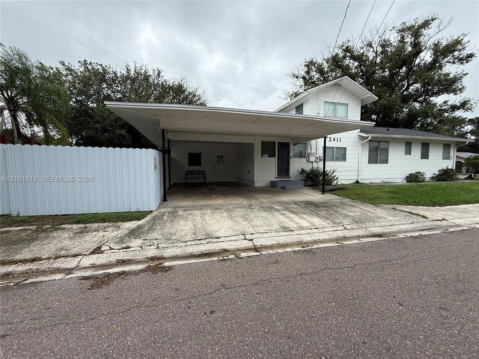 For Sale: $599,000 (6 beds, 3 baths, 1785 Square Feet)