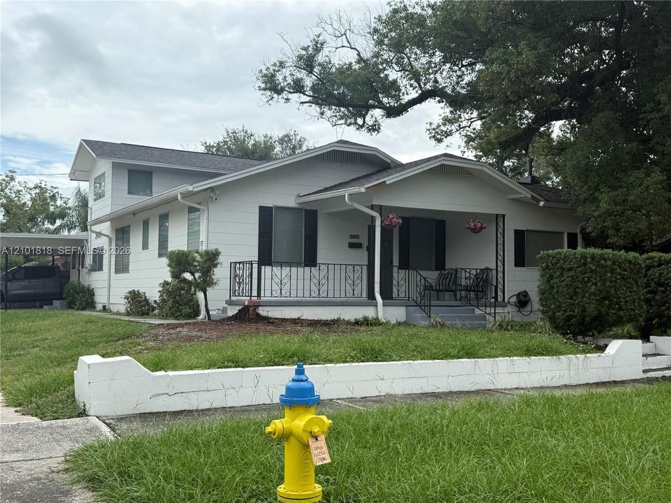 For Sale: $599,000 (6 beds, 3 baths, 1785 Square Feet)