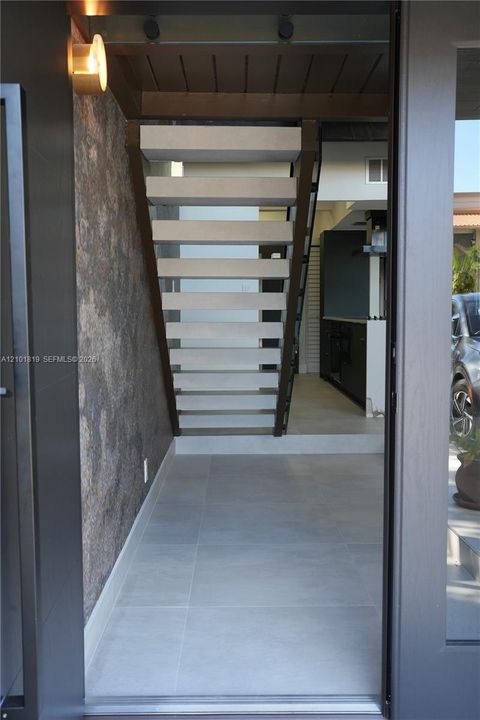 En Renta: $3,150 (3 camas, 2 baños, 2120 Pies cuadrados)