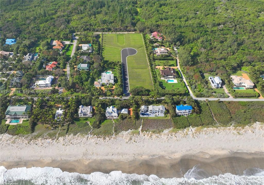 En Venta: $2,900,000 (0.58 acres)