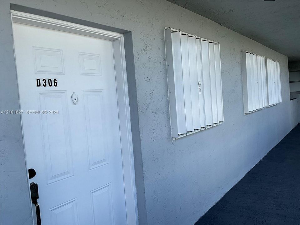 For Rent: $2,150 (2 beds, 2 baths, 908 Square Feet)
